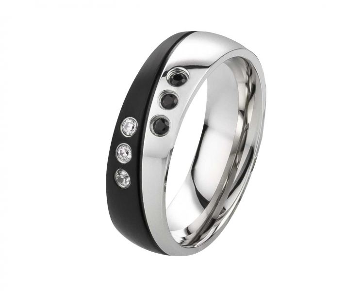 Schwarze Edelstahlring E023 mit Zirkonia und Gravur