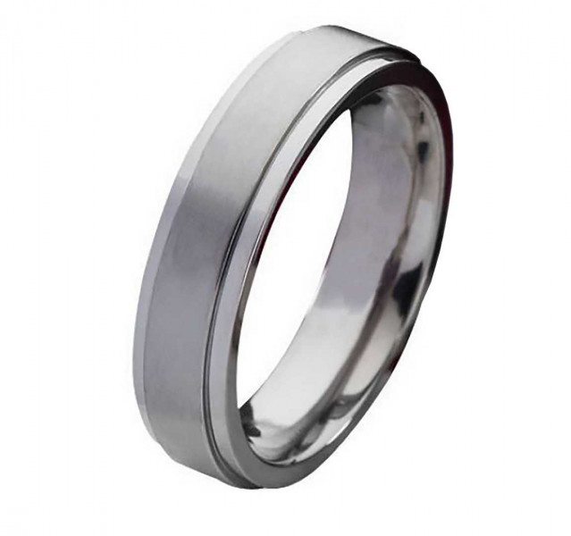 Schmale Titanringe T040 mit Zirkonia oder Diamant