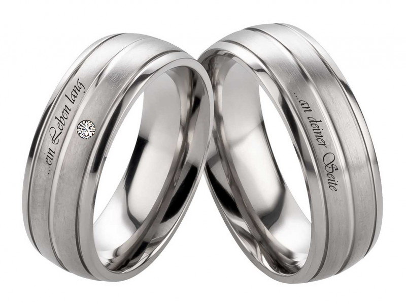 Titanringe T019 mit Zirkonia oder Diamant und Außengravur