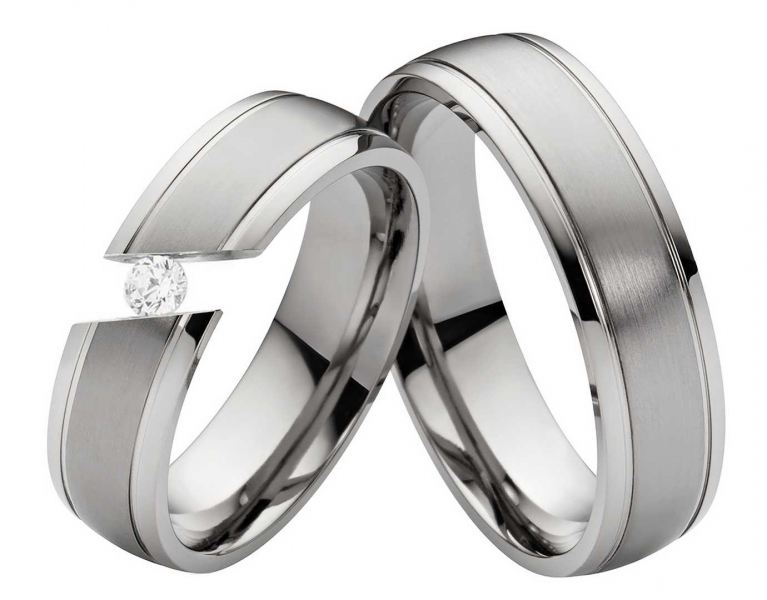 Preview: Partnerringe aus Titan PT090 mit Zirkonia