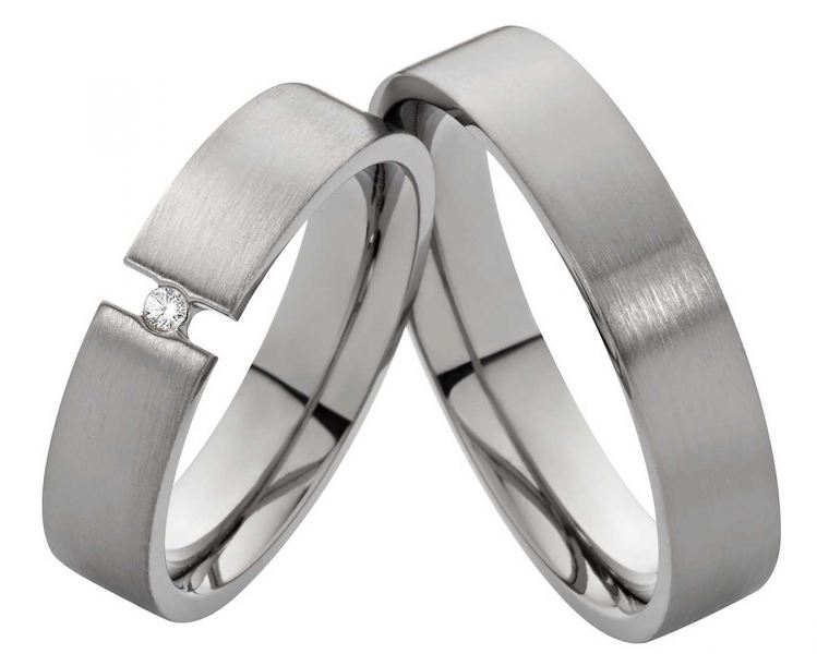 Preview: Klassische Titanringe mit Zirkonia T159