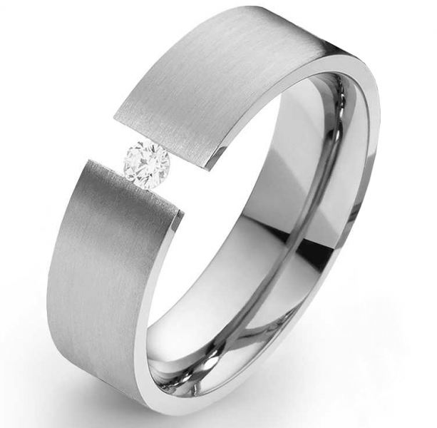 Preview: Klassischer Edelstahlring E022 mit Zirkonia und Gravur