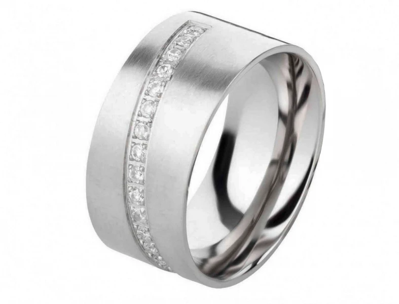 Breiter Edelstahlring E127 mit Zirkonias und Gravur