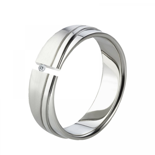 Preview: Elegante gravierbarer Titanring mit Diamant LUC72