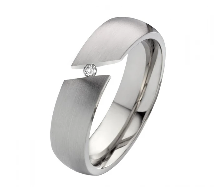 Damenring aus Titan T032 mit Zirkonia 6mm breit