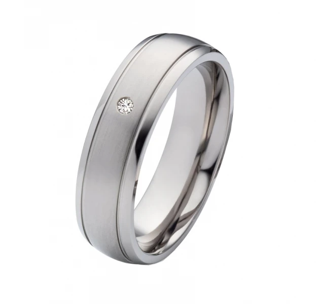 Ausgefallene Titanringe MOR15 breite 6mm mit Stein