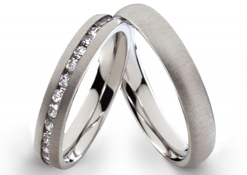 Preview: Edelstahlringe E152 mit Zirkonias und Gravur