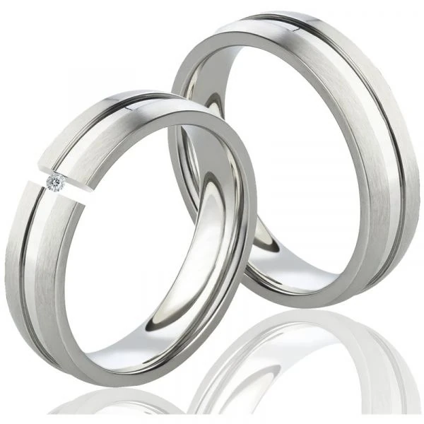 Edelstahlringe E049 mit Zirkonia oder Diamant Herzschlag