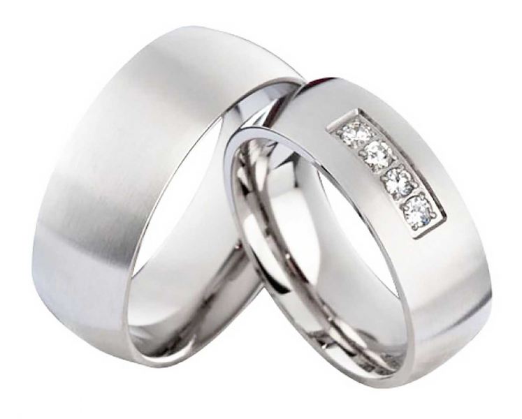 Preview: Zauberhafte Edelstahlringe E144 mit Zirkonias und Gravur