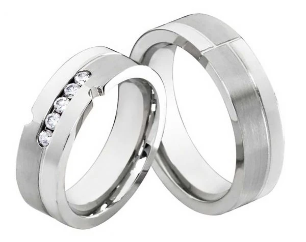 Edelstahlringe E148 mit Zirkonias und Gravur