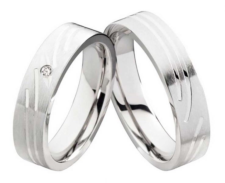 Preview: Edelstahlringe E149 mit Zirkonia und Gravur