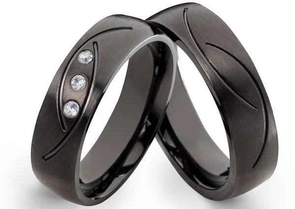 Edelstahlringe E299 mit Zirkonias und Gravur