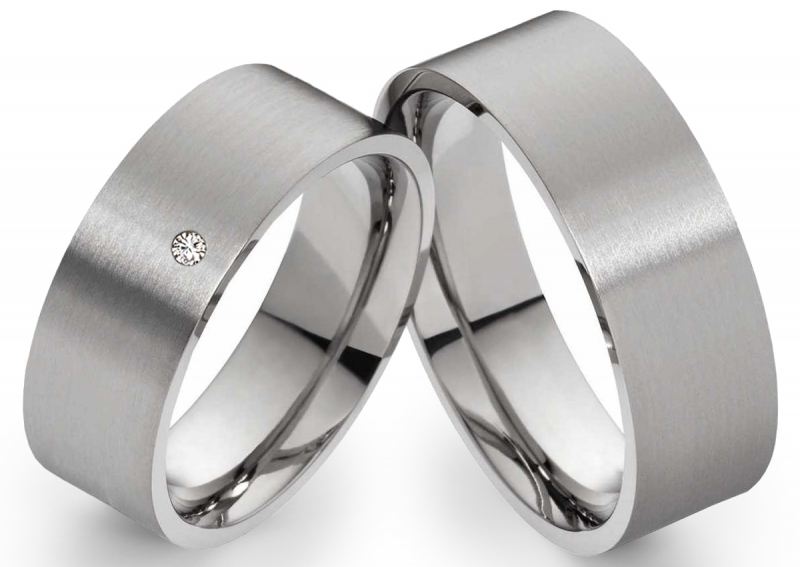 Preview: Edelstahlringe E349 mit Zirkonia oder Diamant in 10mm Breite