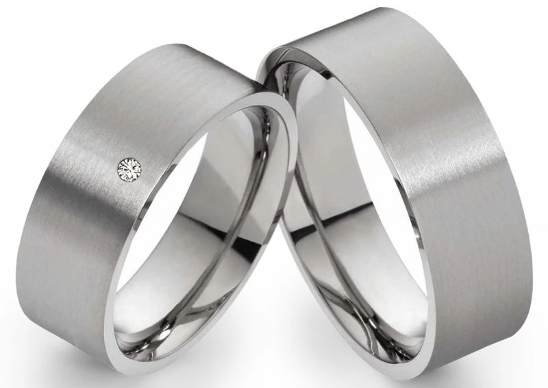 Edelstahlringe E349 mit Zirkonia oder Diamant in 10mm Breite