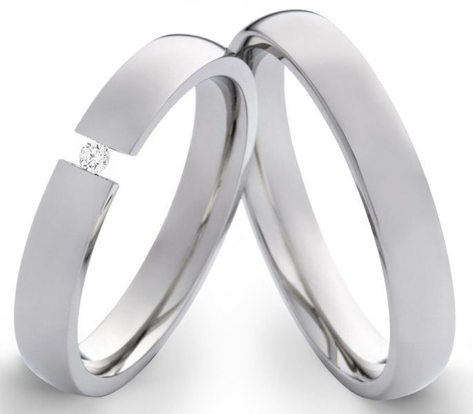 Preview: Edelstahlringe LUC1 mit Stein und Gravur