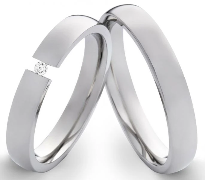 Edelstahlringe LUC1 mit Stein und Gravur