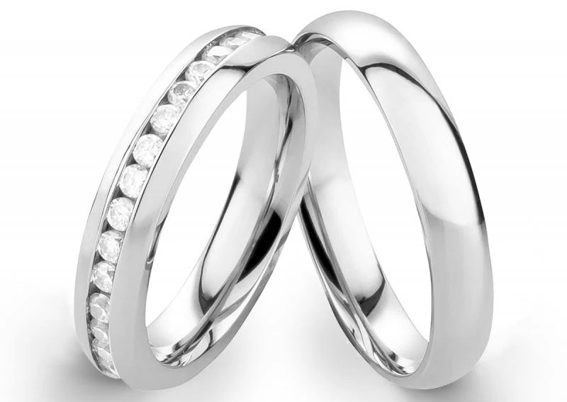 Edelstahlringe E017 mit Zirkonias und Gravur