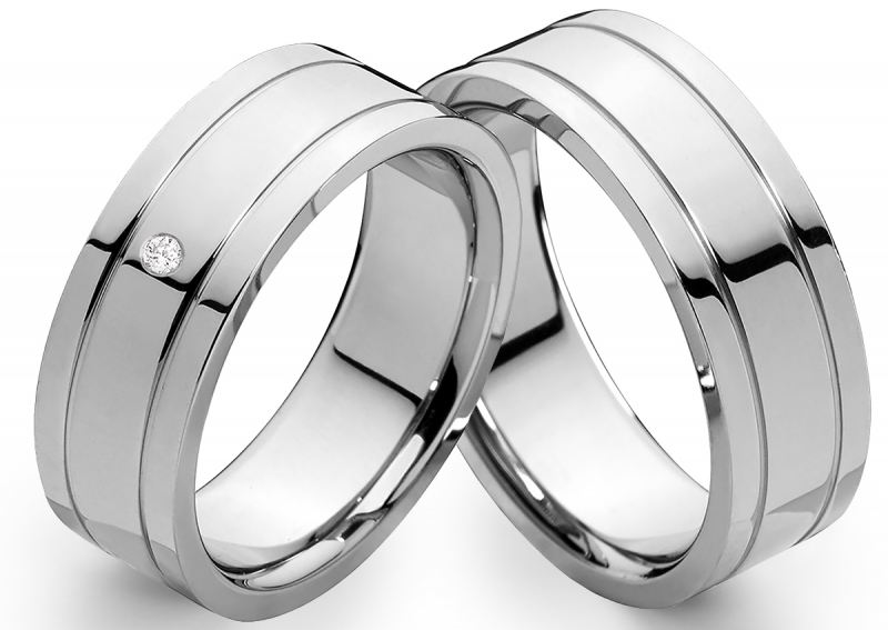 Preview: Edelstahlringe E015 mit Zirkonia oder Diamant und Gravur