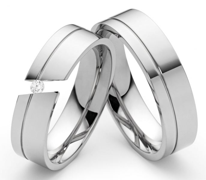 Preview: Stilvoll Edelstahlringe E019 mit Zirkonia und Gravur