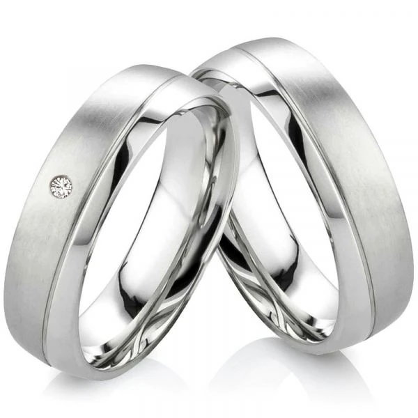 Edelstahlringe MOR13 mit Zirkonia oder Diamant und Gravur