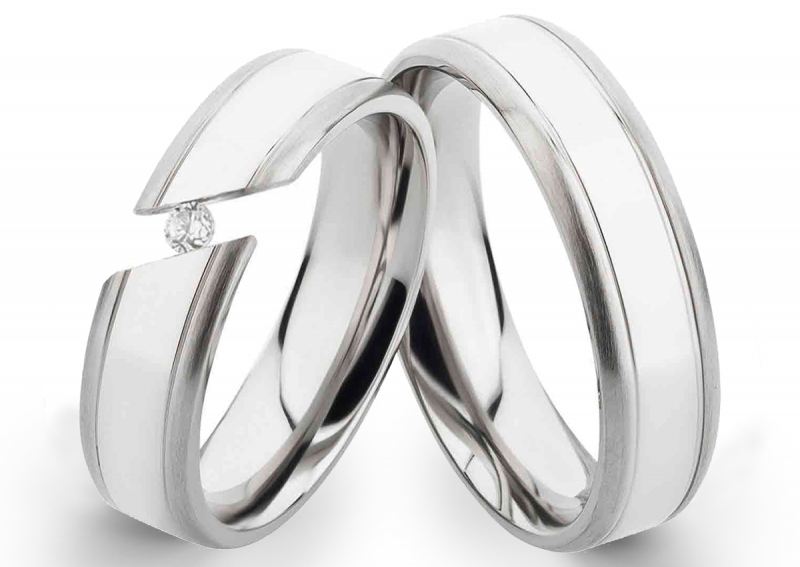 Preview: Edelstahlringe E011 mit Zirkonia und Gravur