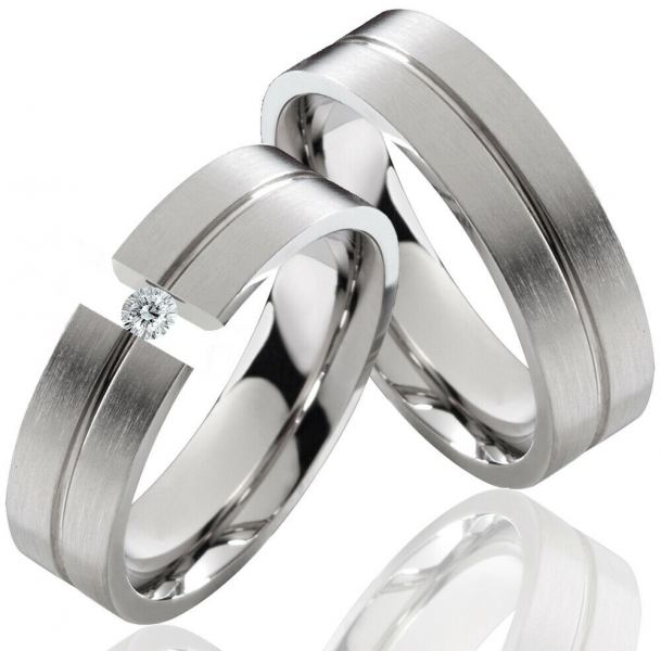 Preview: Schmale Edelstahlringe E140 mit Zirkonia und Gravur