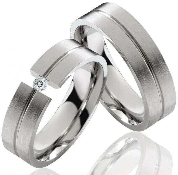Edelstahlringe E140 mit Zirkonia und Gravur
