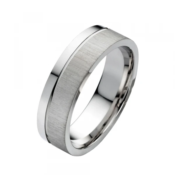 Stylevoller Edelstahlringe E973 mit Rhodolite Stein und Außengravur