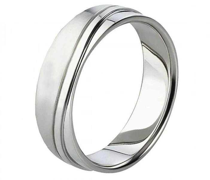 Elegante gravierbarer Titanring LUC72