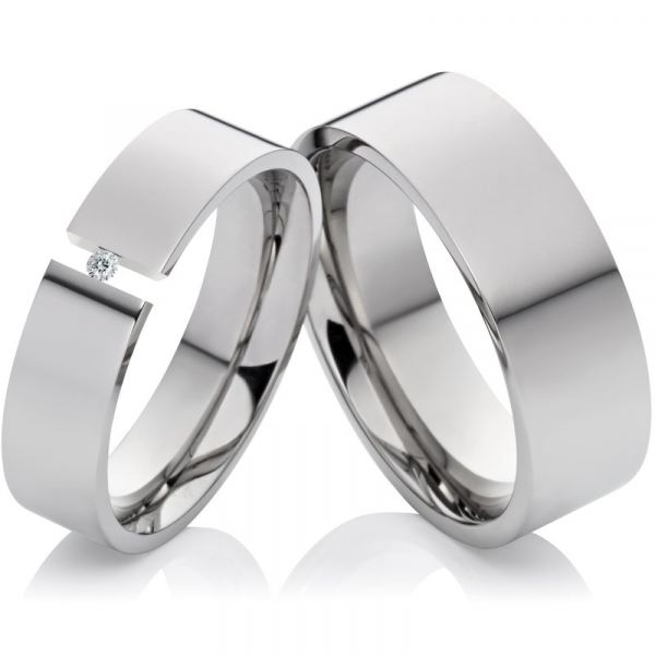 Preview: Schlichte polierte Titanringe LUC63 mit Zirkonia oder Diamant
