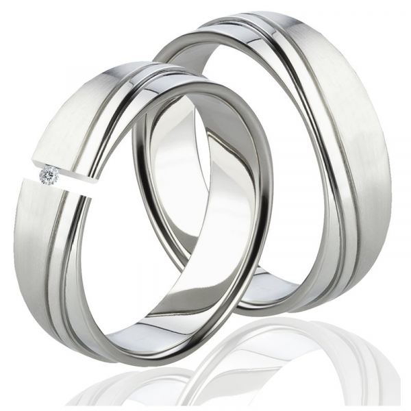 Preview: Elegante gravierbare Titanringe mit Diamant LUC72