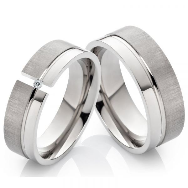 Preview: Titanringe mit Gravur LUC57 mit Stein schöner Gravur