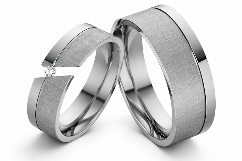 Titanringe T008 mit Zirkonia