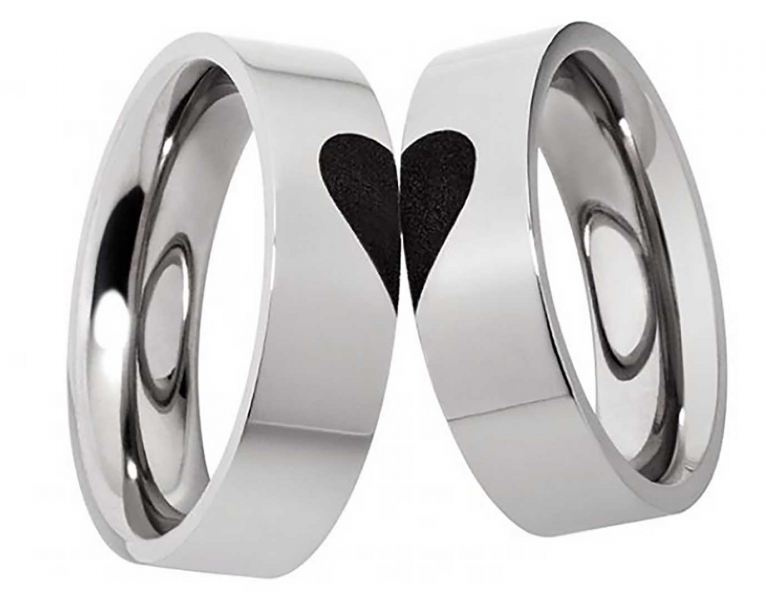 Preview: Herz auf Titanringe T023 ohne Stein gratis Gravur