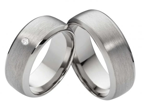 Titanringe T043 mit Zirkonia oder Diamant