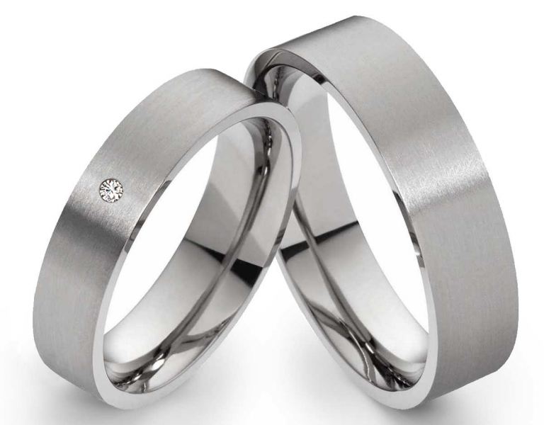 Preview: Titanringe Eheringe T055 mit Zirkonia oder Diamant