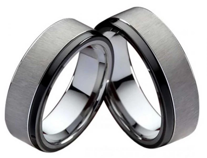Schwarzer Wolfram‑Unisex‑Ring W105 ohne Stein aus kratzfestem Tungsten mit mattierter Oberfläche und polierter Innenseite, modernes, minimalistisches Design.