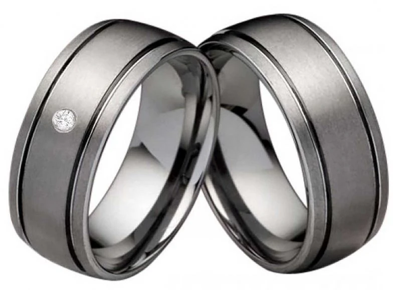 Wolframring W112 mit Zirkonia oder Diamant und Gravur