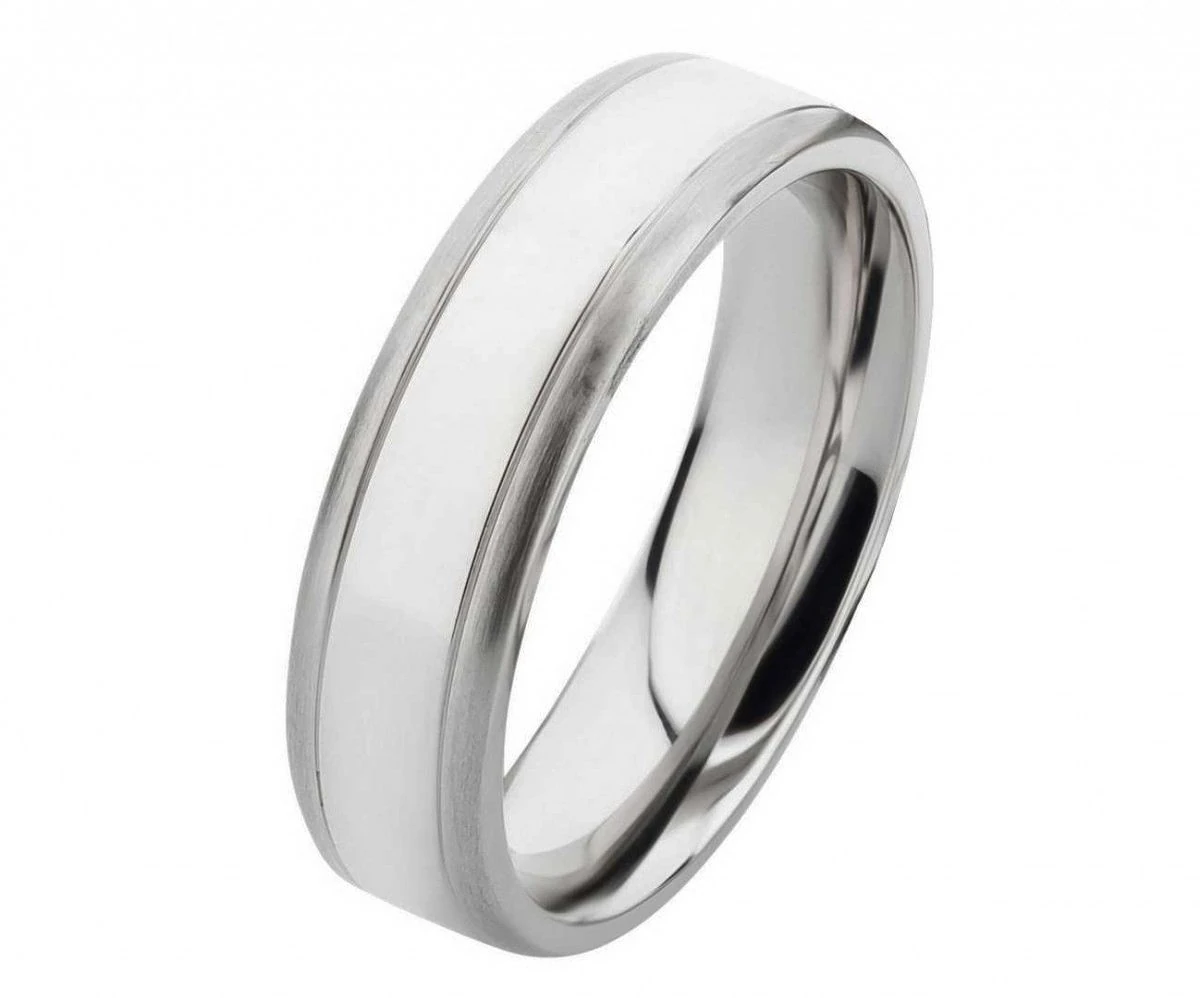 Schlichter Ring aus Edelstahl E008 ohne Stein mit Gravur