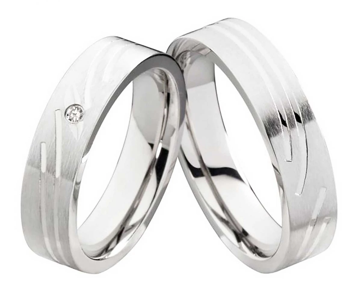 Edelstahlringe E149 mit Zirkonia oder Diamant und Gravur