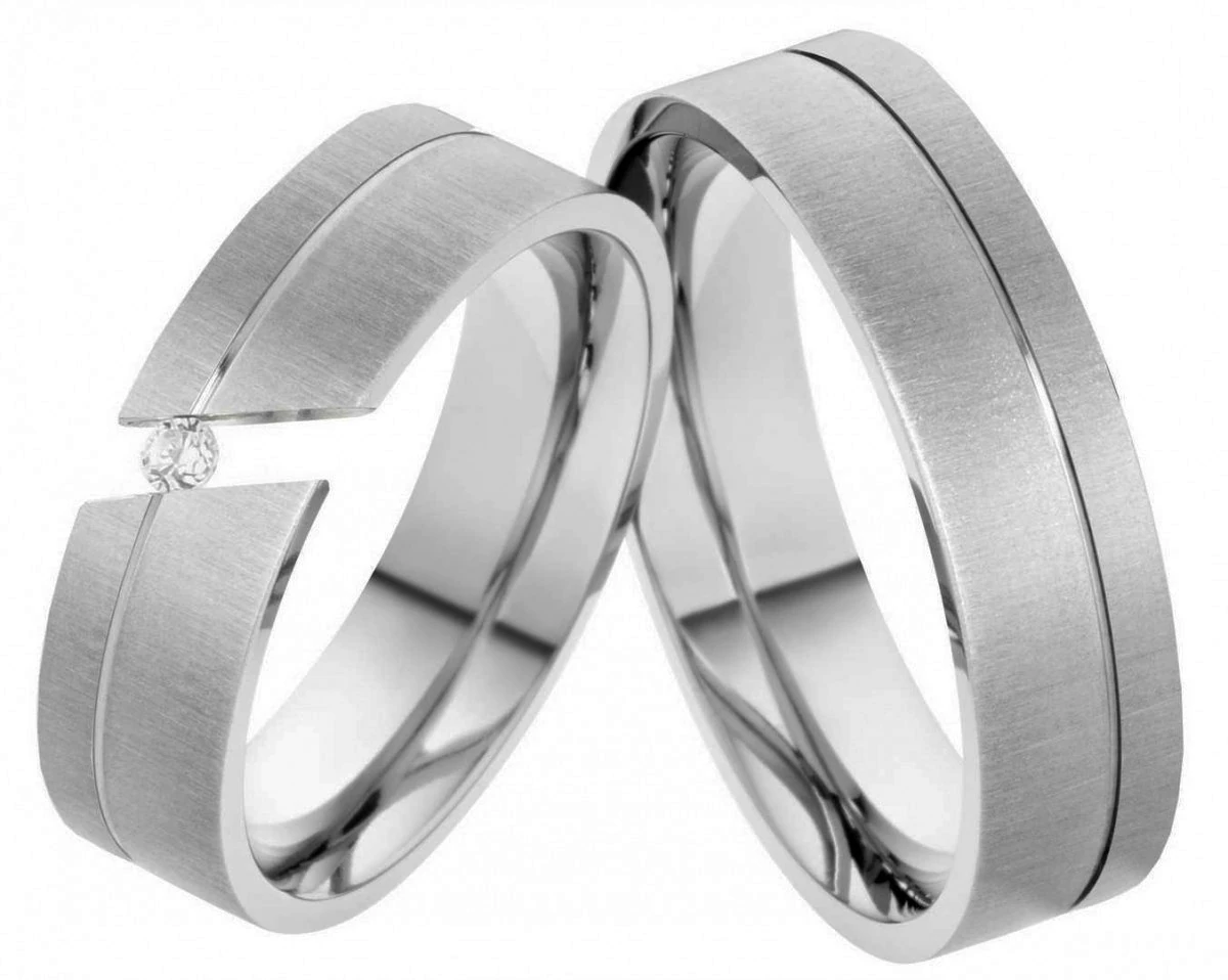 Edelstahlringe E214 mit Zirkonia und Gravur