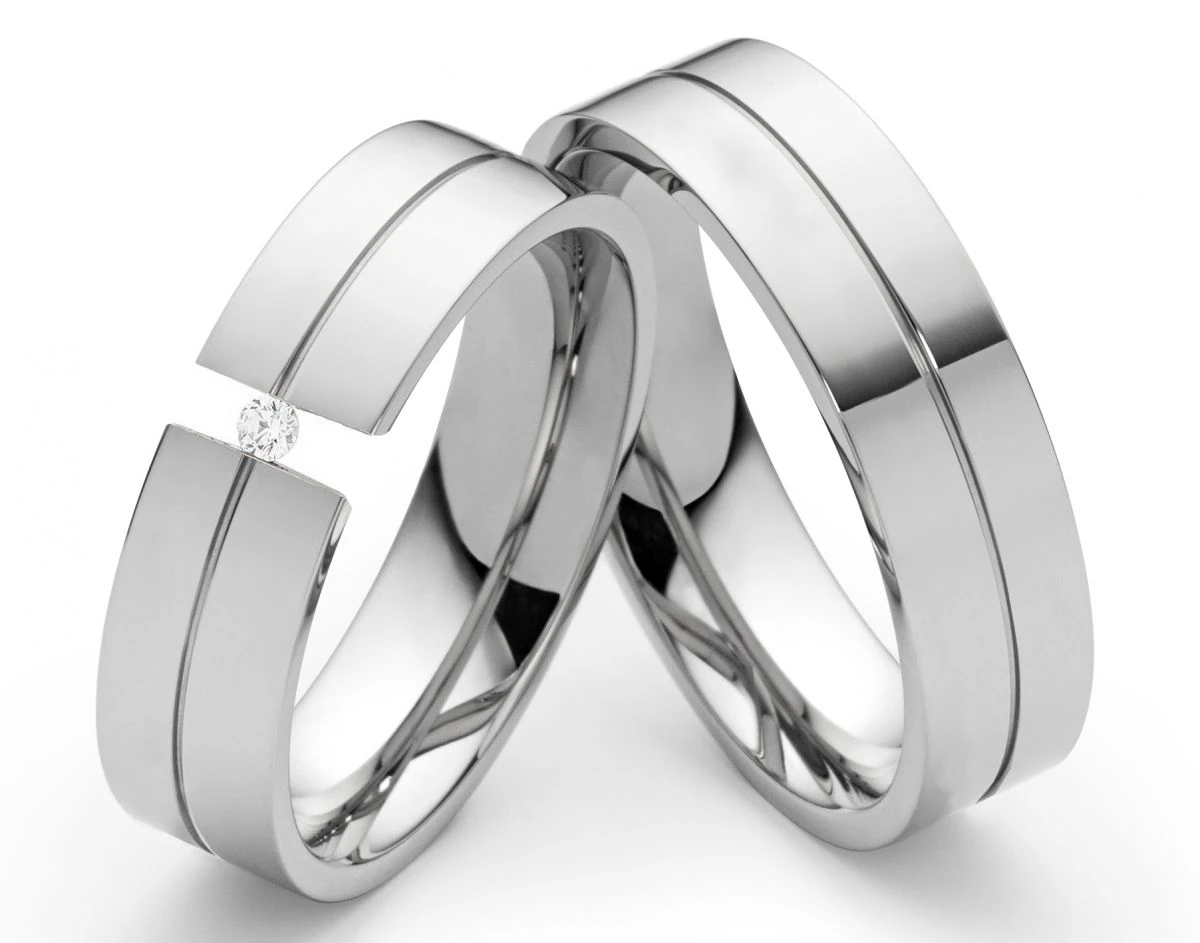 Edelstahlringe LUC9 mit Zirkonia oder Diamant und Gravur