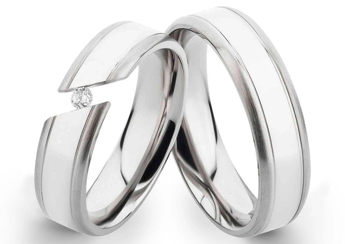 Edelstahlringe E011 mit Zirkonia und Gravur