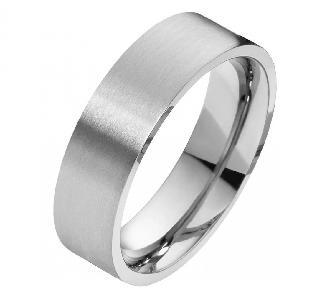 Gravierbare Edelstahlringe E141 mit Zirkonias und 8mm breit Gravierbare Edelstahlringe E141 mit Zirkonias und 8mm breit