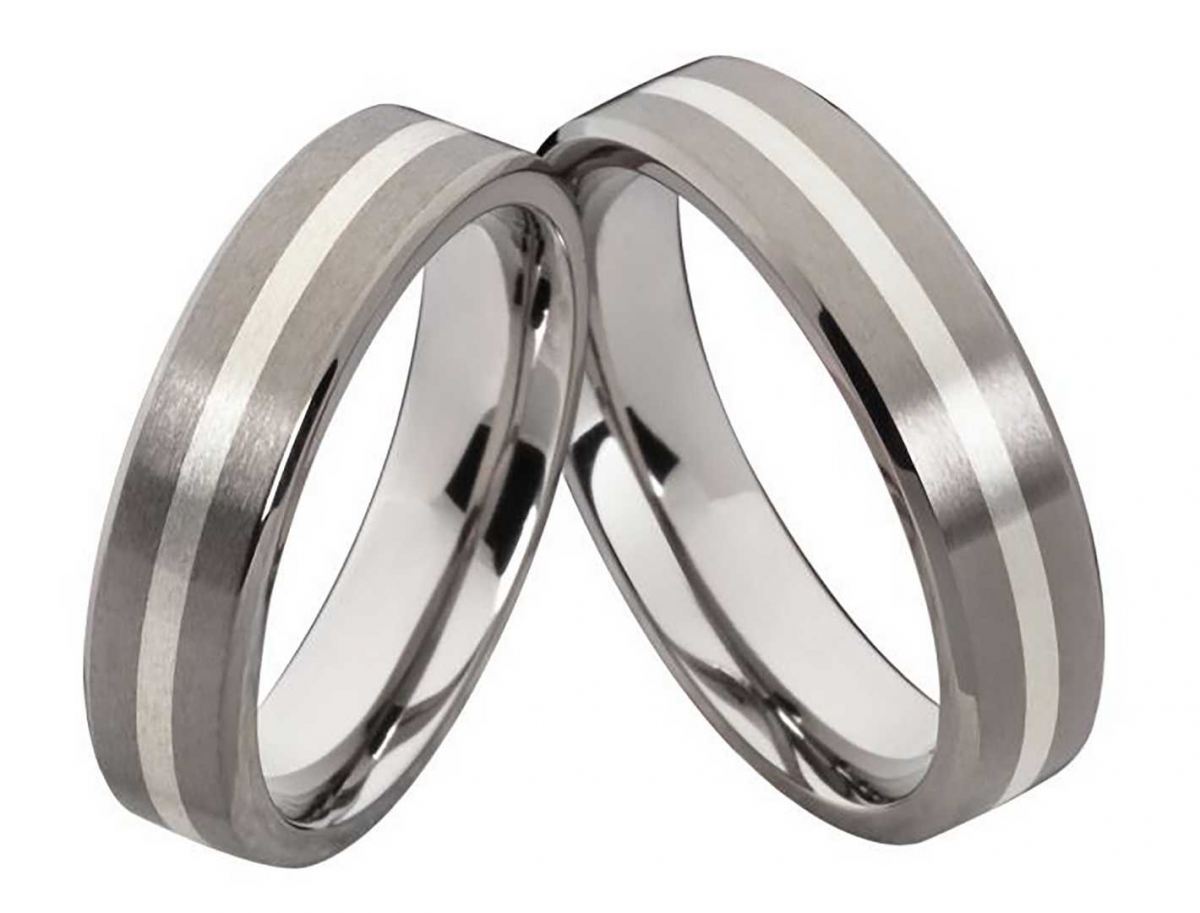 Trauringe aus Titanringe mit Silber T098 ohne Stein mit Gravur