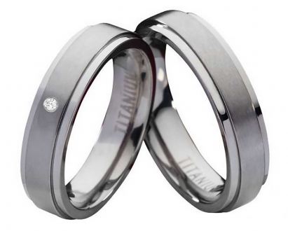 Titanringe T040 mit Zirkonia oder Diamant