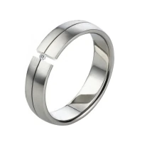 Mobile Preview: Edelstahlring LUC47 mit Diamant und Gravur