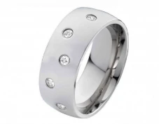 Mobile Preview: Zauberhafte Edelstahlring E047 mit Zirkonias und Gravur