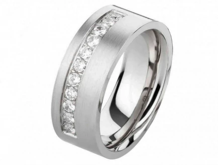 Mobile Preview: Gravierbarer Edelstahlring E141 mit Zirkonias und 8mm breit