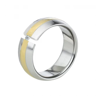 Mobile Preview: 8mm breiter Titanring mit Diamant LUC67 Gravur
